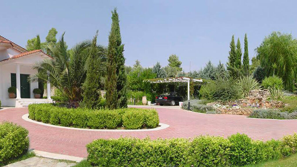 Residence in Sani