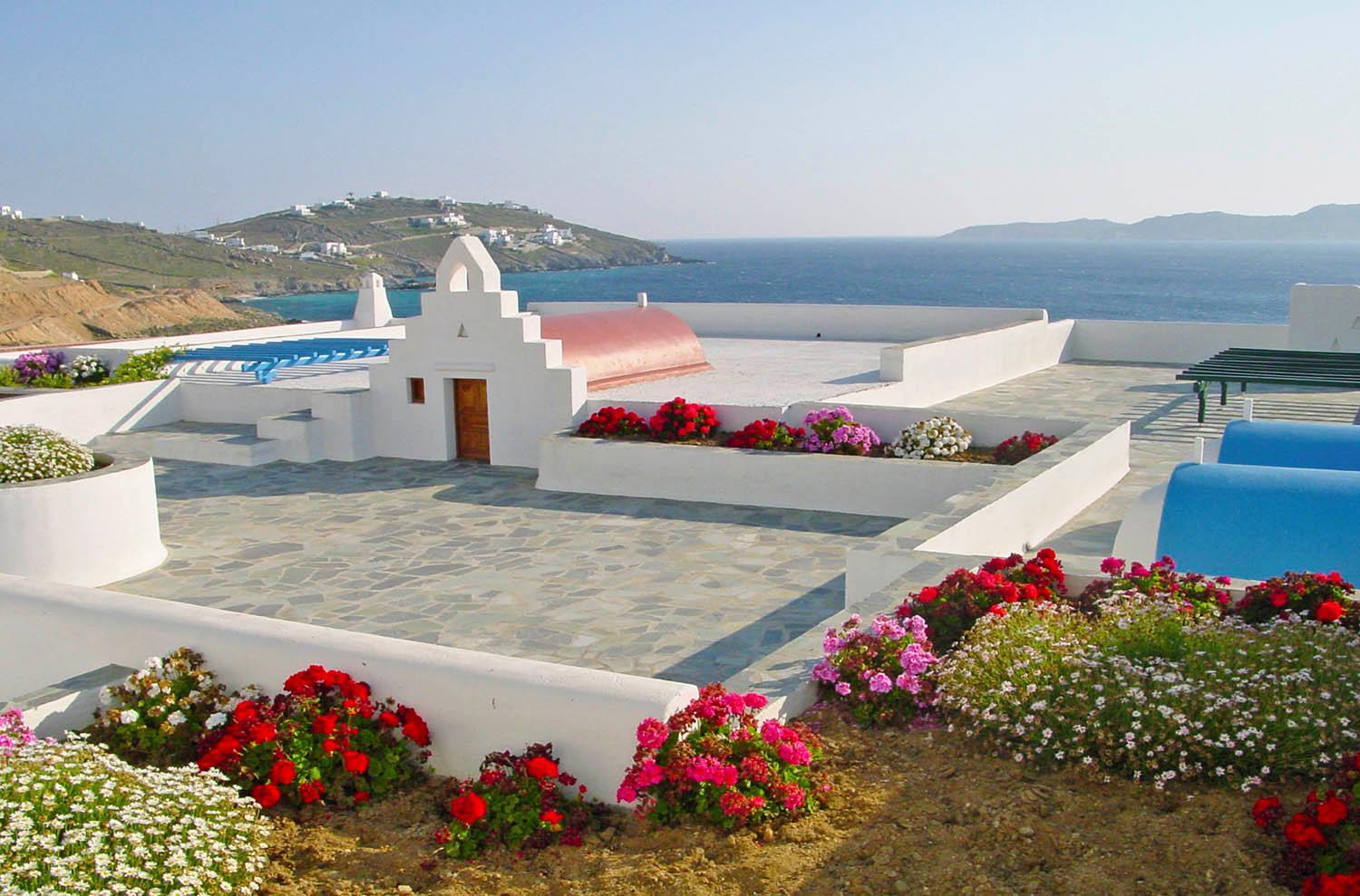 Green Roof in a residence in Mykonos